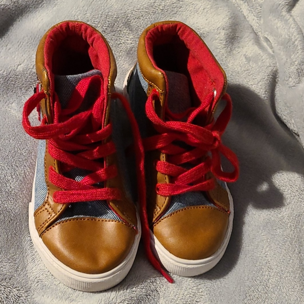 Boys sneakers